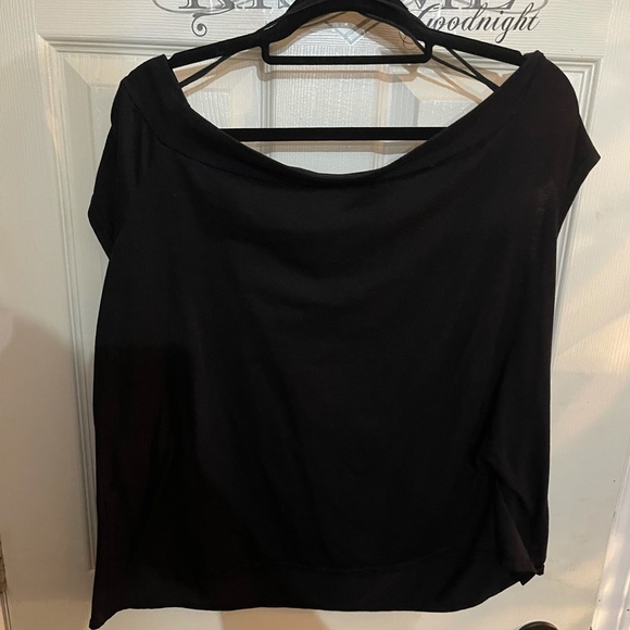 🥰 4/$25- Short Black “M” Tee - Plus - Picture 7 of 9